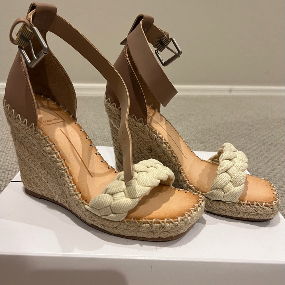 Dolce Vita Wedge Sandals Size 6.5